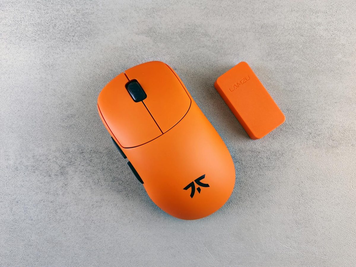 Carbon Fiber vs Plastic: The Gaming Mouse Showdown