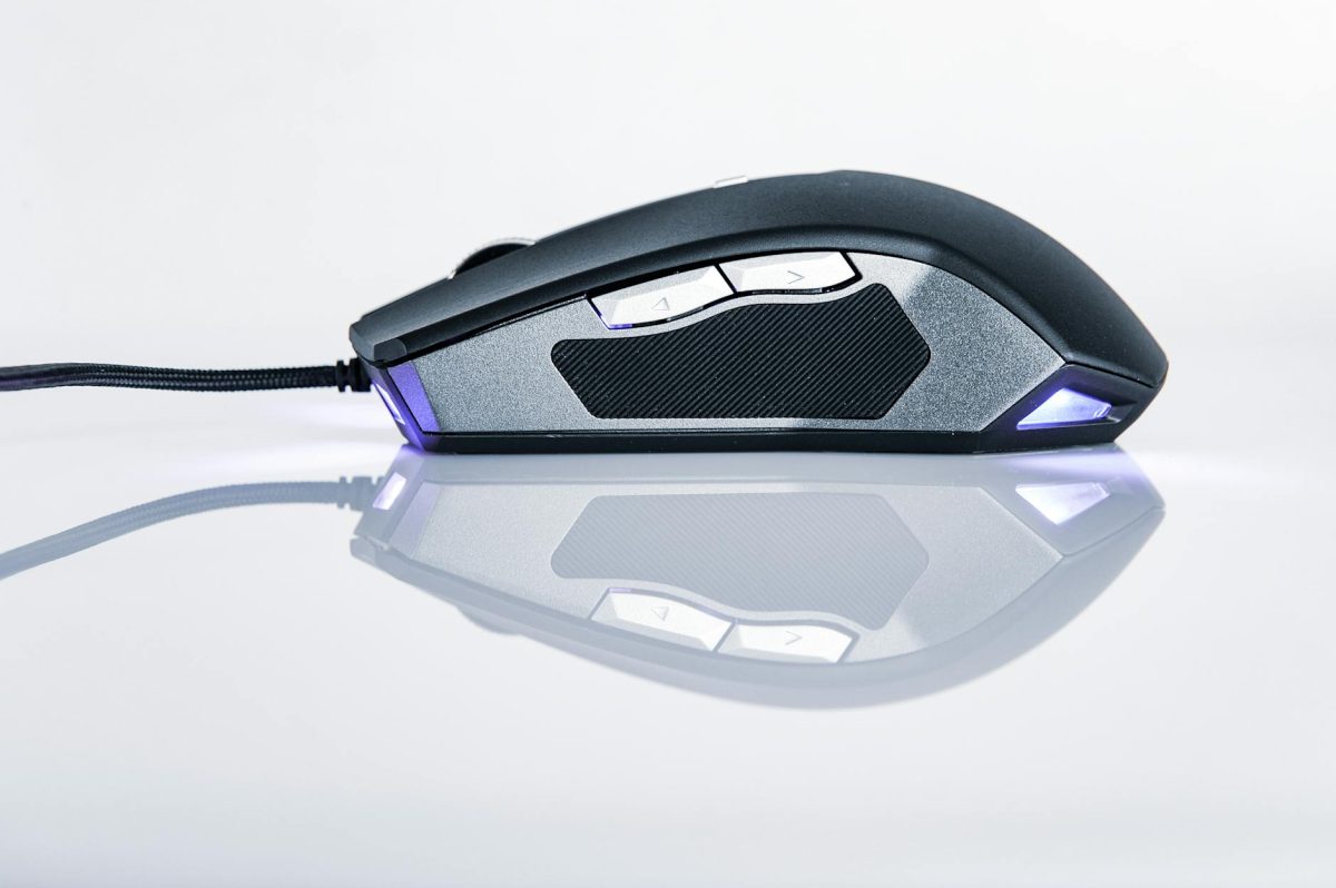 Breaking: High-Octane Gaming Mice Just Got a Shot of Adrenaline with Corsair's Sabre V2 Carbon Fiber and Magnesium Mice