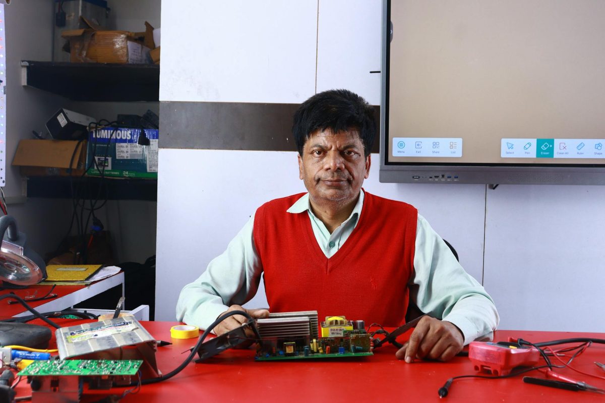 Save over $300 on Jackery Explorer 2000 v2 power station at Amazon