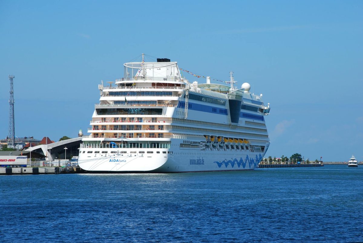 Israel Transfers Abducted Gaza-Bound Aid Flotilla Activists to Greece