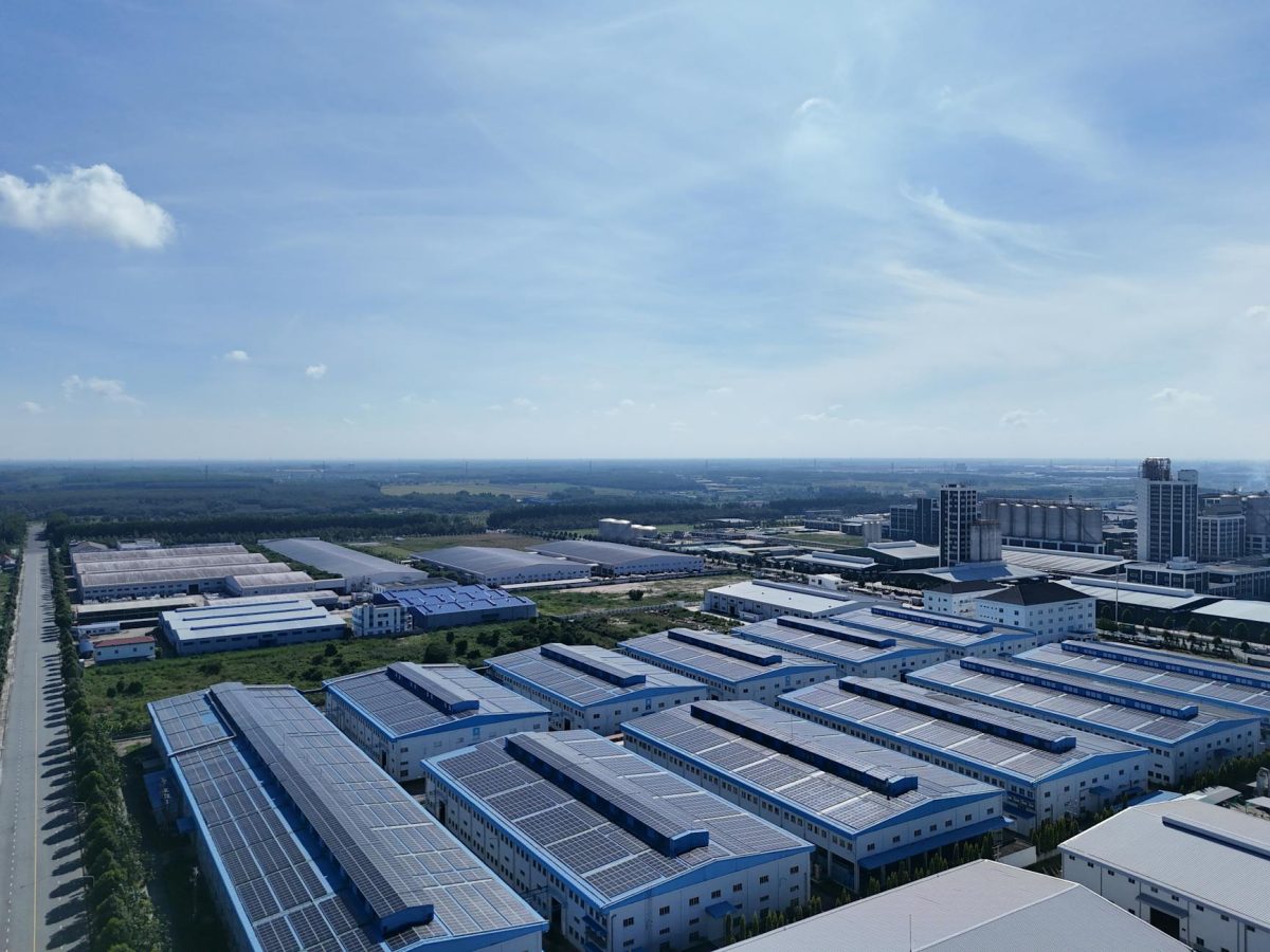 UK 'Zero Net' Policy Under Fire as Critics Claim China Dominates Green Technology