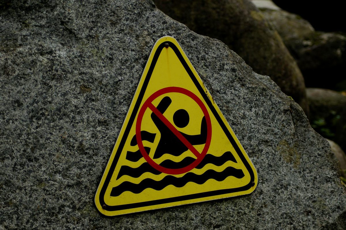 England's River Bathing Sites: Warning Signs Amid Safety Concerns