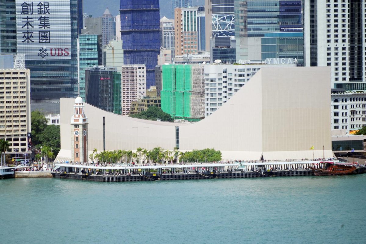 Acrimony Set Aside: Hong Kong's Bank of China Tower Opens in 1990