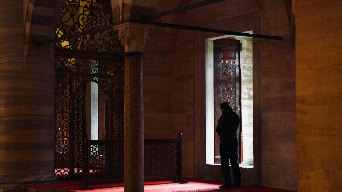 San Diego Mosque Shooting: Security Guard's Heroic Act Saves Lives