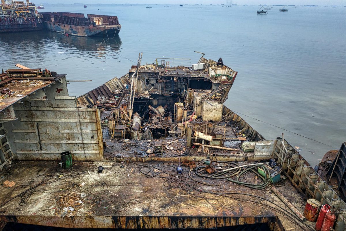 One person dies, 36 injured after blast at New York City shipyard officials say
