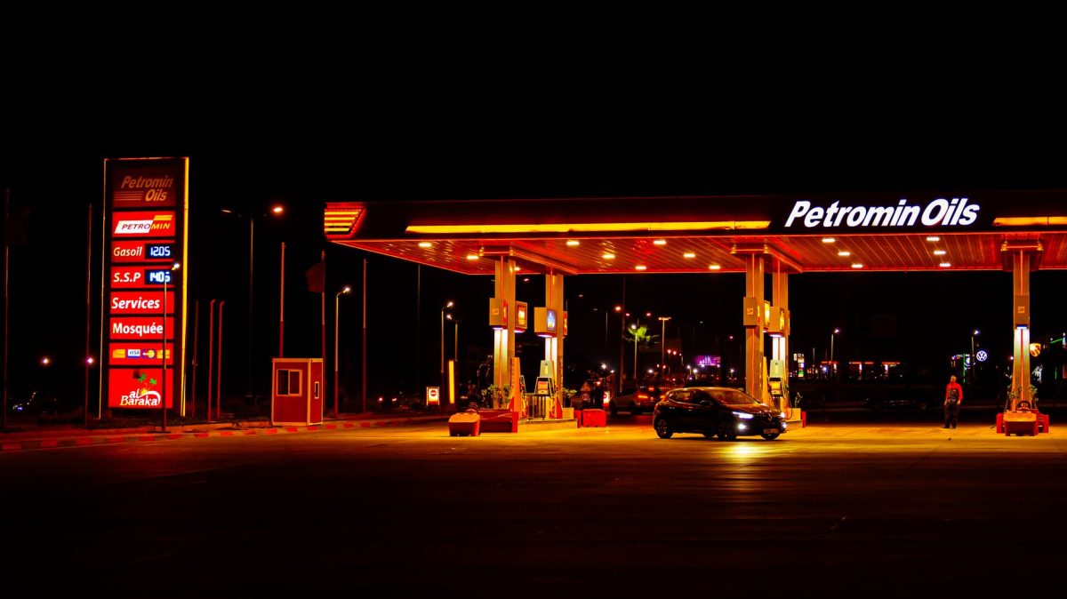 Oil Prices Plummet 3% to Three-Month Low Amid US-Iran Peace Deal Uncertainty