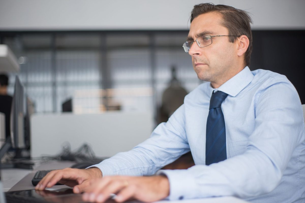 Meta Halts Worker Tracking for AI Training Due to Privacy Fears