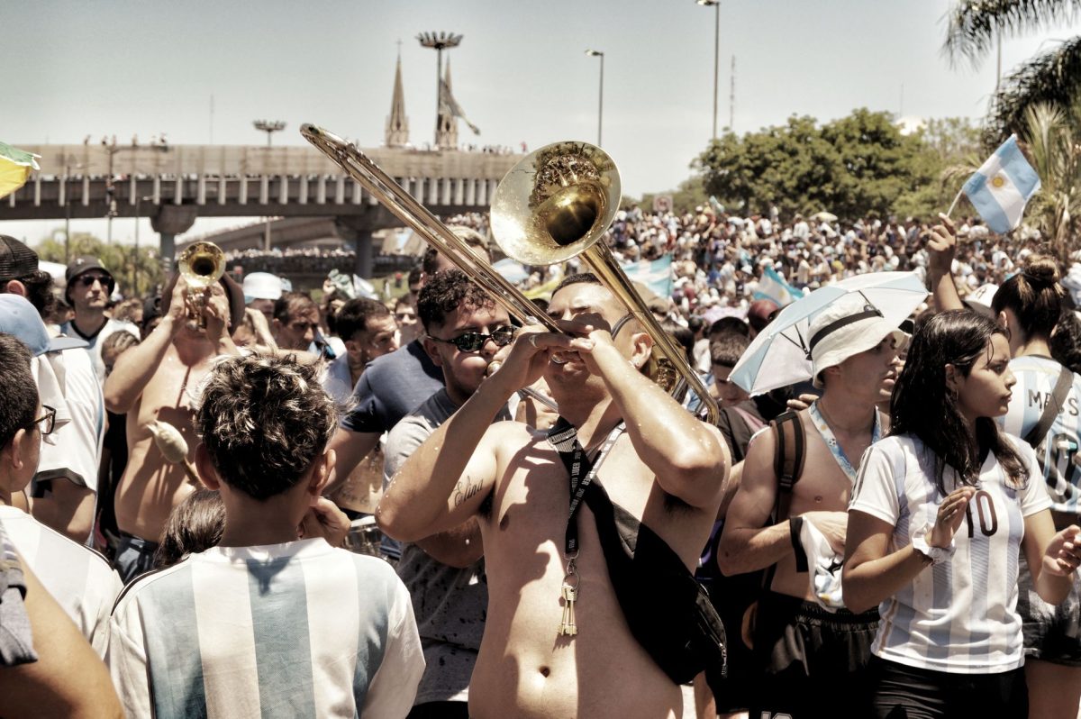 French fans take over Brooklyn Bridge ahead of Sweden clash at 2026 World Cup