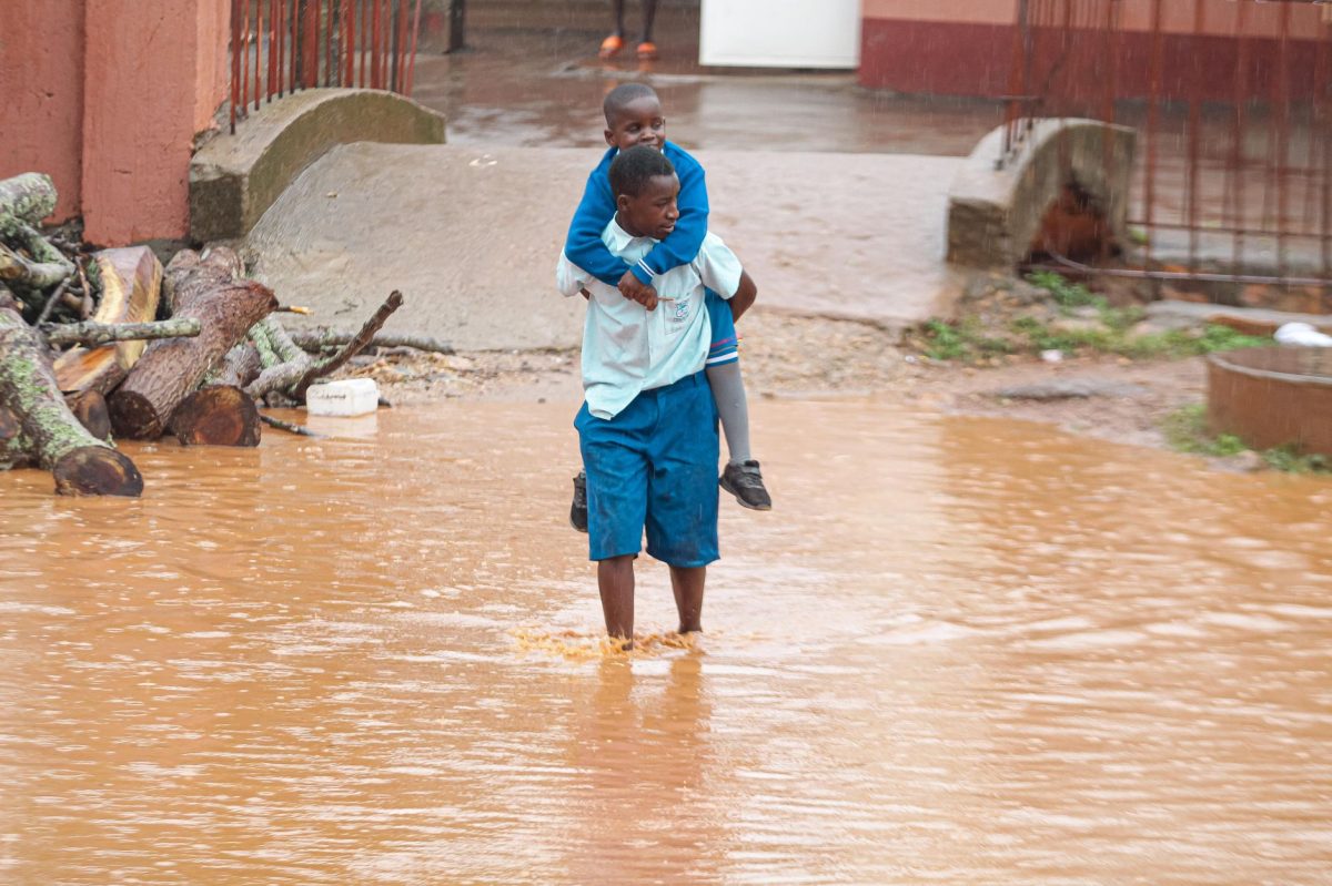 Lagos Submerged As Floods Sack Homes, Paralyse Traffic, Halts Businesses Due to 12-Hour Torrential Rainfall