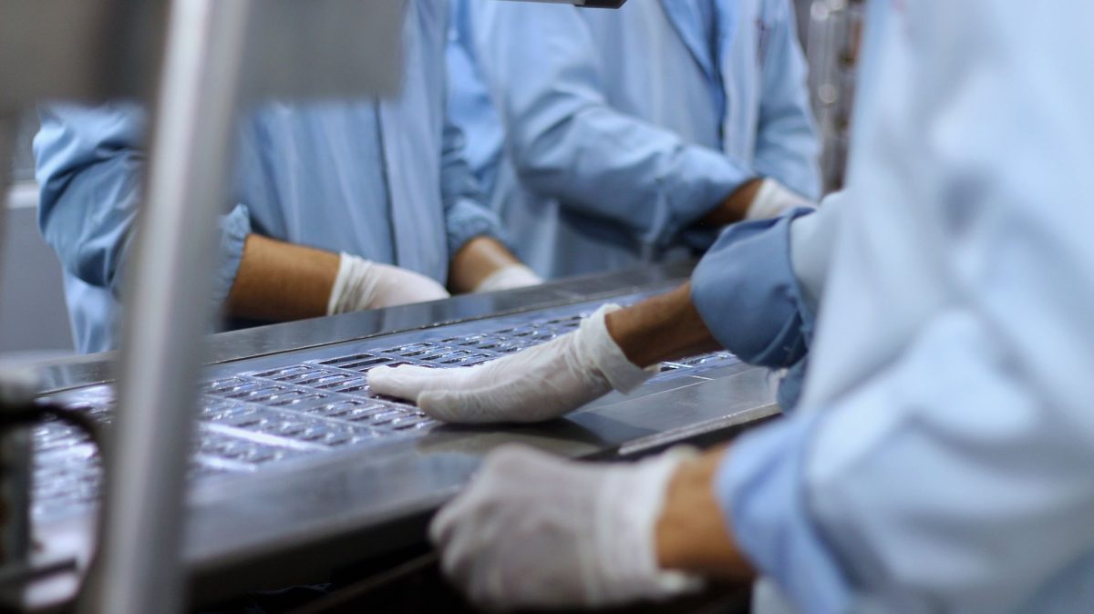 China's Chip Exports Nearly Double in First Half of Year Amid Global AI Boom