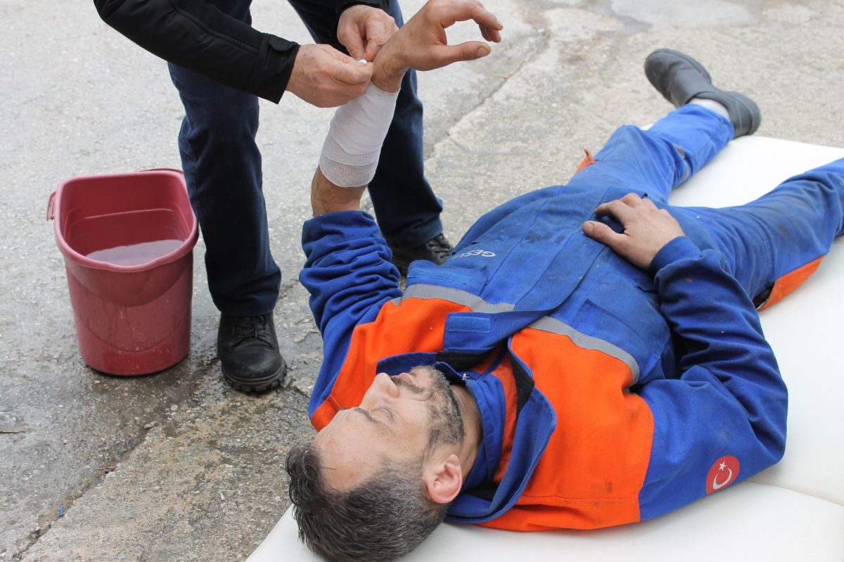 Socorrista trabalhou 18 dias em rea mais atingida pelo terremoto na Venezuela: 'Cheiro de morte