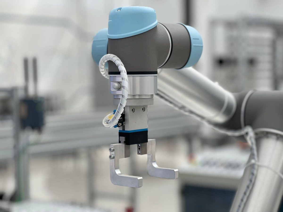 US Bans Imports of Foreign-Made Humanoid Robots and Power Inverters from China Over Security Risks