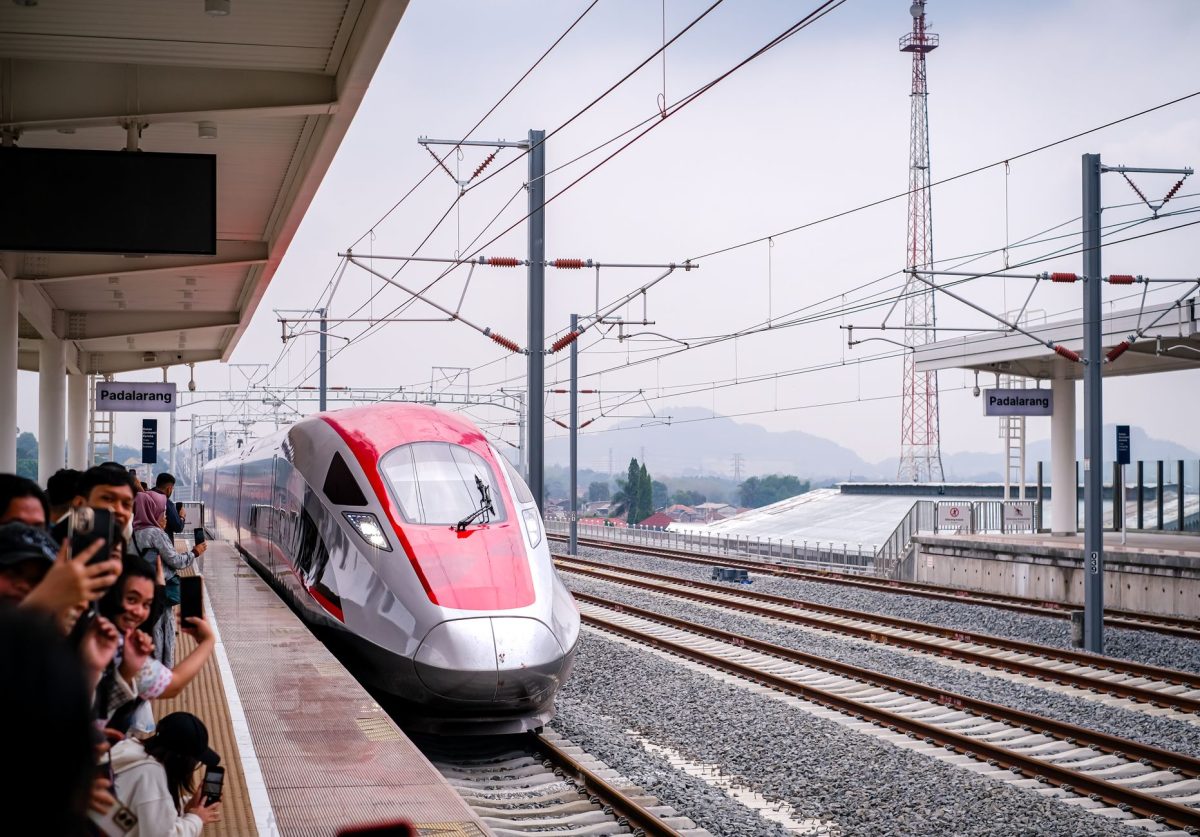 Hitachi Ships New N700ST High-Speed Train to Taiwan