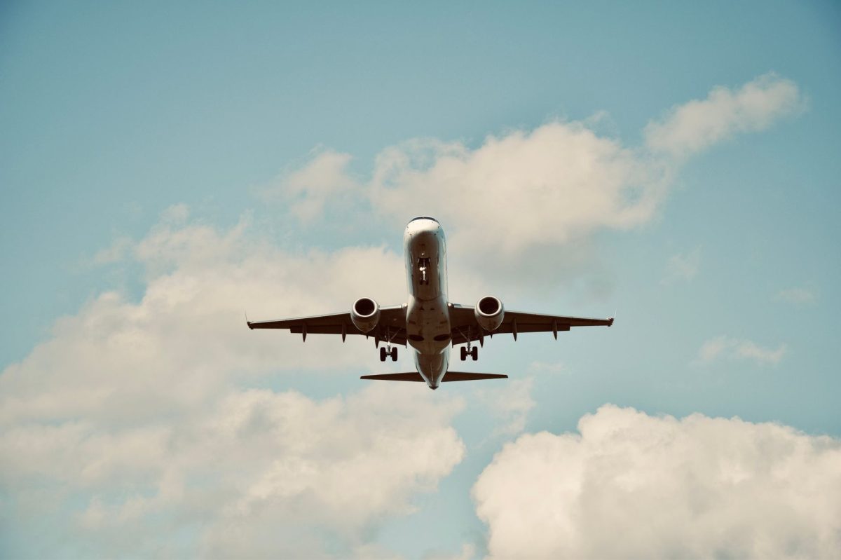 EasyJet Agrees to £5.7bn Takeover by US Firm Apollo