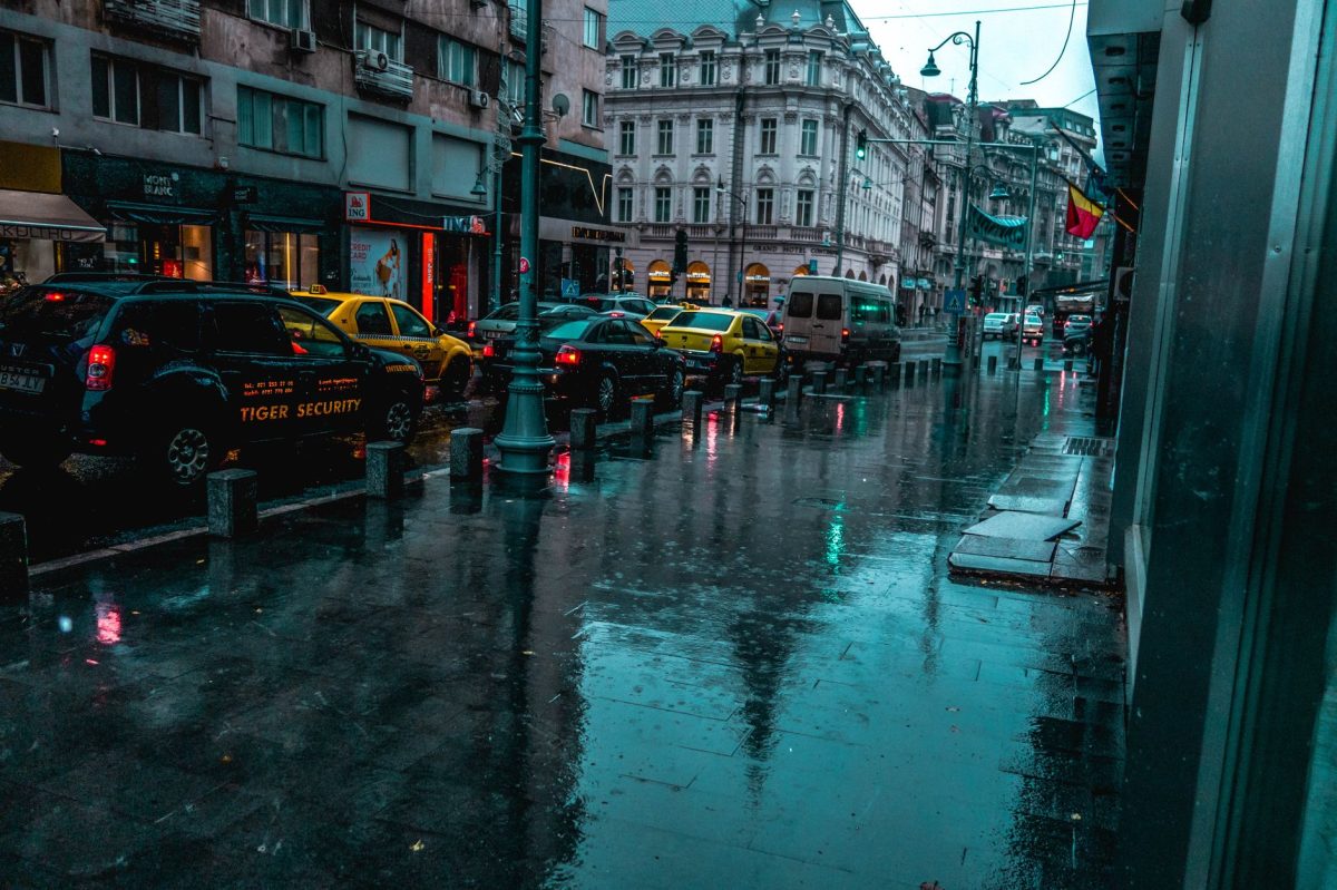 Rain Lashes Parts of Delhi-NCR, IMD Issues Yellow Alert for Moderate Rainfall and Thunderstorms