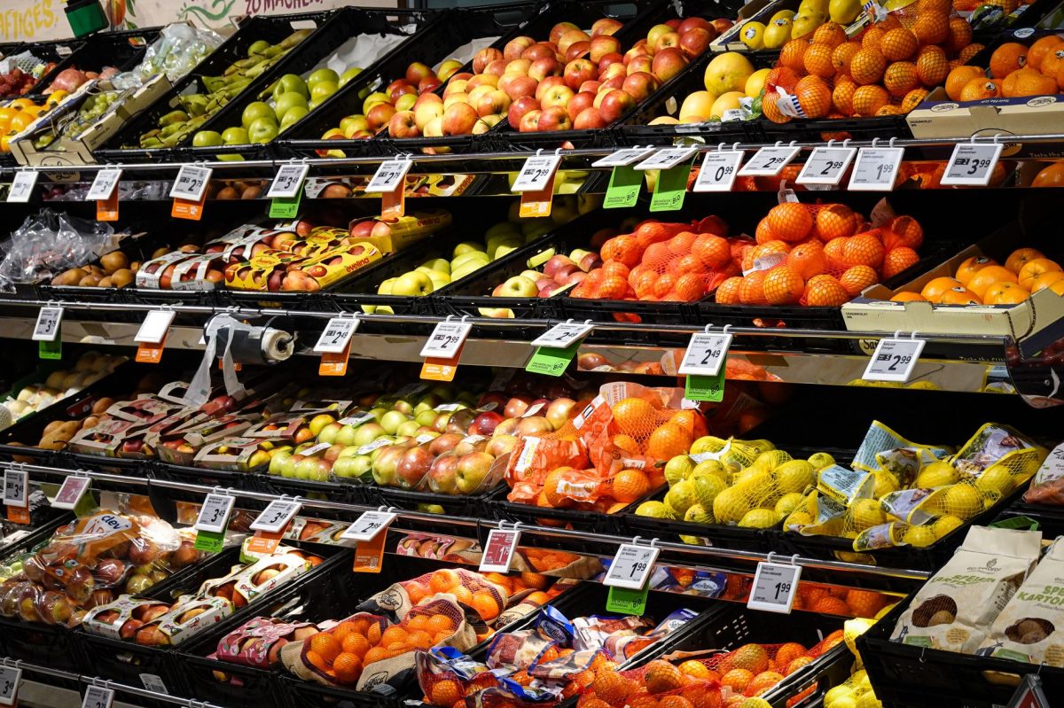 US Annual Inflation Dips to 3.4% in July, Food and Fuel Costs Cool Down
